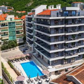 부드바에 위치한 호텔 Adriatic Residence
