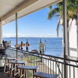 Sandy Point Escape, hotel in Corlette