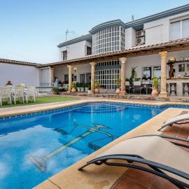 Amazing Home In Illora, hotel sa Illora