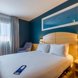 Travelodge Madrid Alcalá de Henares, מלון בAlcalá de Henares