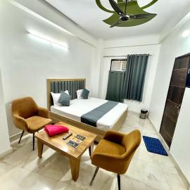 Hotel Comfy Inn, Mundka, hotel in New Delhi