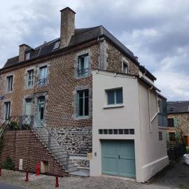 Le relais de Victor et son garage à vélos, hotel in Revin