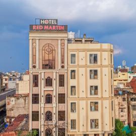 Hotel Red Martin 2 min walk from Golden Temple