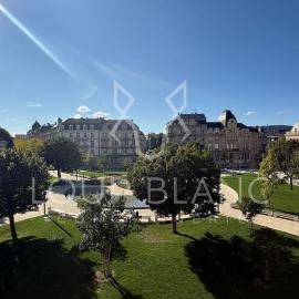 Vue imprenable - Place de la République