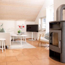 Fischerliesel Greetsiel für bis zu 4 Personen mit Kaminofen und Whirlpool - Haustiere herzlich willkommen, direkt am Hafen, hotel em Greetsiel