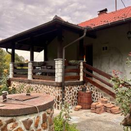 Vikendica Dion – hotel w mieście Srebrenik