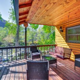 Creekside Ten Sleep Vacation Rental + Deck & Grill, hotel u gradu 'Ten Sleep'