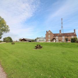 Far Coley Farm & Log Cabin