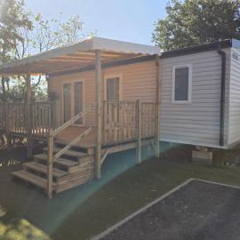 Mobil-Home Soleil et Détente, Camping Siblu Les Sables du Midi, מלון בסריניאן