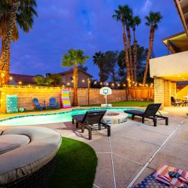 Strip-side Villa Pool, Mini Golf, Casino games