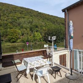 Le Balcon sur la Meuse, hotel in Revin