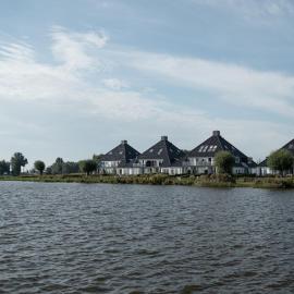 Welkom in mijn Studio bij het Snekermeer !, Hotel in Offingawier