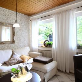 Haus Sonnenschein، فندق في Wiltingen