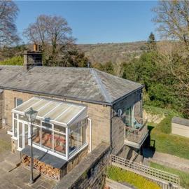 Folly View - Private, peaceful apartment with stunning views., hotel in Pateley Bridge