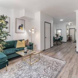 5BR - Sleeps 14 - Street Parking - 10 min to DT, hotel di Philadelphia