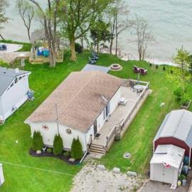 Lakefront Lake Erie with Amazing Views 3BR Pet Friendly 1 HR from Hamilton and Niagara 5 nights in August available, hotelli kohteessa Port Maitland