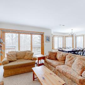 Jay Peak Village Home 367A, hotel em Jay