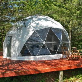 Serenity Point Dome - Romantic Glamping Escape on a Private Pond、Glenfieldのホテル