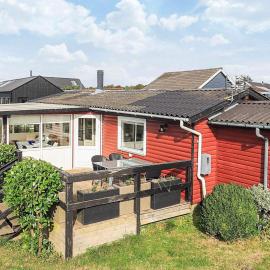 5 person holiday home in Karrebæksminde, hotel di Karrebæksminde