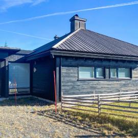 3 Bedroom Cozy Home In Sjusjøen, hotel in Sjusjøen