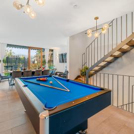 Bodensee Penthouse 23D - Seesicht - Billiard - Massage - Trambolin - BBQ - Tischkicker - Panorama Exklusive, ξενοδοχείο σε Ohningen