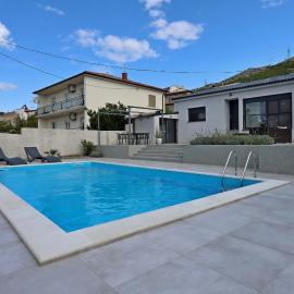Holiday house with a swimming pool Senj - 21661: Senj şehrinde bir otel
