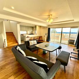 Beach house Yomitan 都屋別館