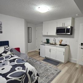 Welcome to Snug Spot - Cozy Studio in The Greens