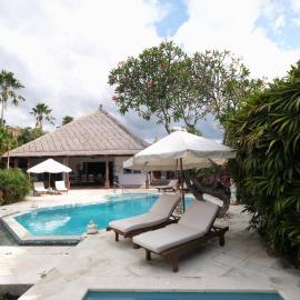 Meyer Villa by Villa Pantai Lovina, hotel a Pulau Temukus
