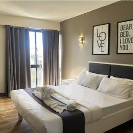D'ELEMENTS HOTEL AND DORMITORY、ラオアグのホテル