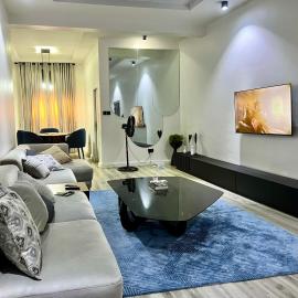 Bytup 2bedroom Apt in lekki,24hrs light, Wifi ,fully serviced apartment , water heater smart tv, hotel u gradu Leki
