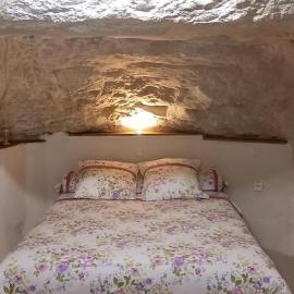 Troglo De Denise, hotel in Civray-de-Touraine