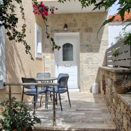 Το πετρινο σπιτι, hotell i Kámpos