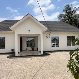 Evita Villas Lodge, hotel en Dar es Salaam