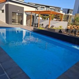 Bliss Ballito Apartment with pool view