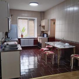 На площади 2, hotel in Kyzylorda