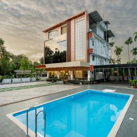 Victoria Suites Airport Hotel with Complimentary Airport Pickup per booking โรงแรมในเนดุมบัสเซรี