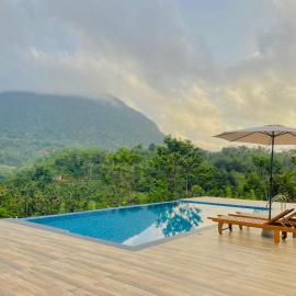 Rainforest Mount Villa, hotell sihtkohas Nelluwa