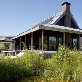 Luxe stijlvolle 8-persoonsvilla aan water & bos