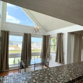 LR1 Bay Tree 1 bedroom condo with pool, hotel a Little River