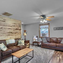 15 off Summer Special Pet Friendly WiFi, hotel in Marienville