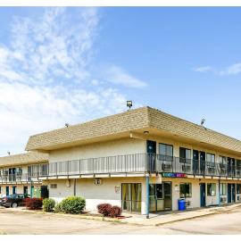 Home 6 by Townhouse Topeka KS I 70