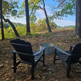 The Hocking Hills Store Campsite #3, viešbutis mieste Loganas