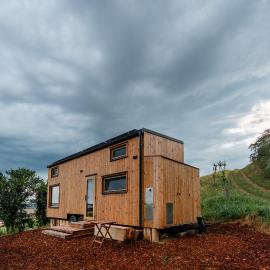 Glamping Meze Samota 30min od Brna, hotel in Slavkov u Brna