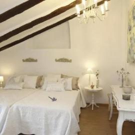 La Casa Rural del Pintor, hotel em Fuendetodos