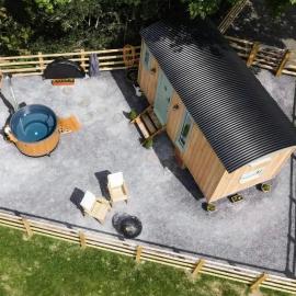 Elephant View Shepherds Hut، فندق في كارنارفون
