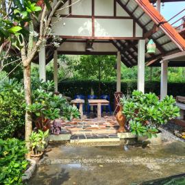 Sawaddee Holland appartement, hotel in Ban Phlong Takhe