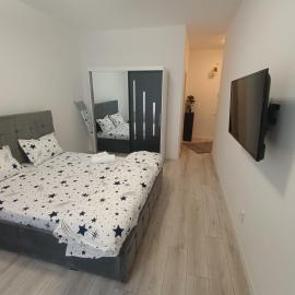 Avangarde House, hotel em Chiajna