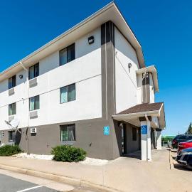 Super 8 by Wyndham Dumfries/Quantico, ξενοδοχείο σε Dumfries