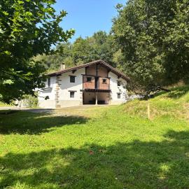 Ojangoiti - Baserri junto al río - Hidden Riverside Retreat - Urdaibai, hotel in Gautegiz Arteaga